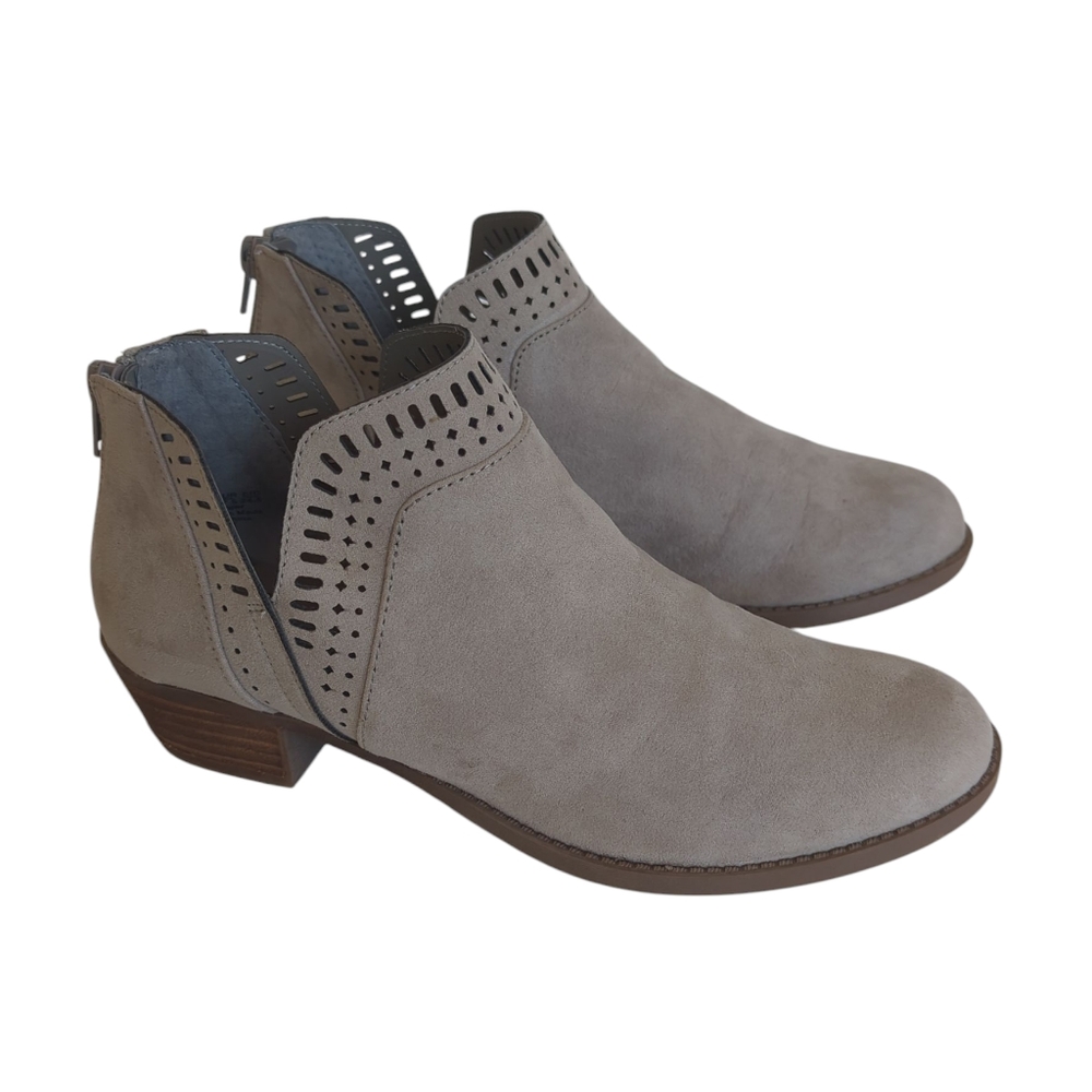 Carlos by Carlos Santana Billey Perforated Ankle Booties 7.5M Gray